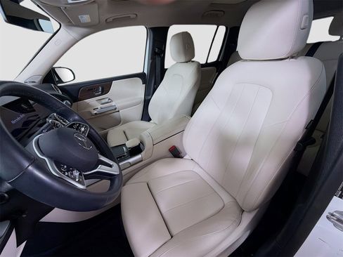 Used 2022 Mercedes-Benz GLB 250 GLB 250 image 12