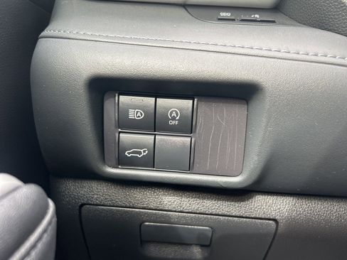 Used 2023 Toyota Highlander LE image 18