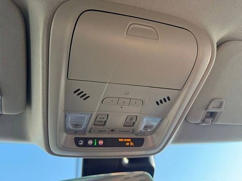 Used 2023 Cadillac XT4 Luxury w/ Cold Weather Package image 18