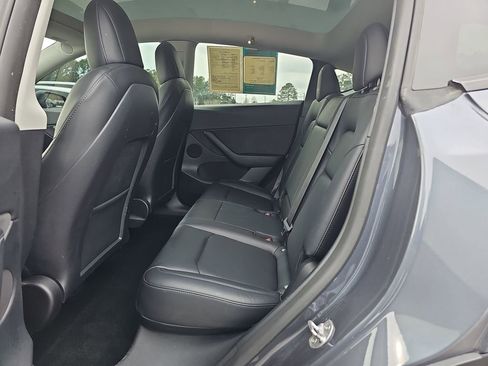Used 2022 Tesla Model Y Performance image 18