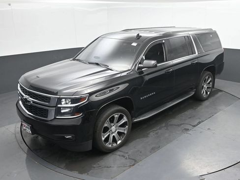 Used 2018 Chevrolet Suburban LT AWD/4WD image 36