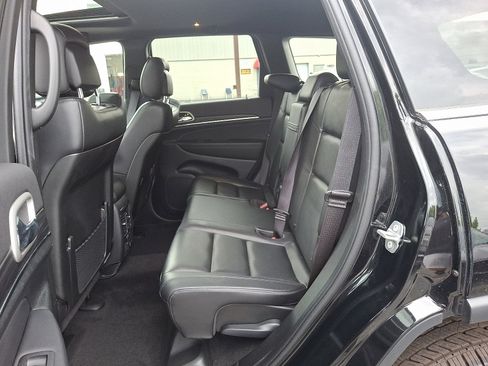 Used 2022 Jeep Grand Cherokee Limited image 12