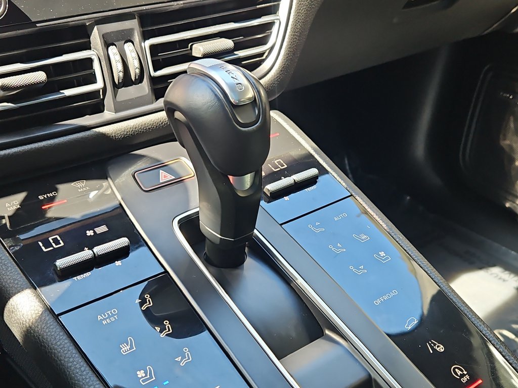Certified 2024 Porsche Macan S AWD/4WD image 33