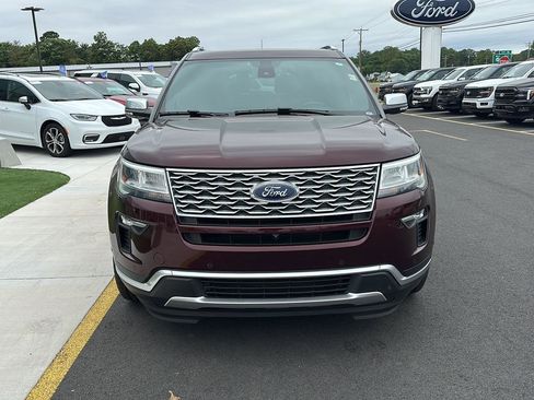 Used 2018 Ford Explorer Platinum AWD/4WD image 2