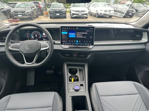 New 2026 Volkswagen Tiguan SE AWD/4WD image 12