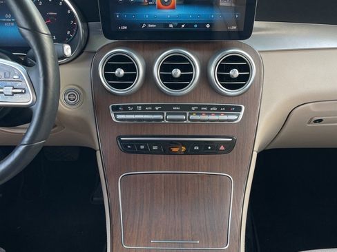 Used 2021 Mercedes-Benz GLC 300 4MATIC image 8