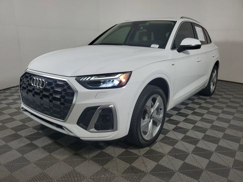 Used 2024 Audi Q5 2.0T Prestige w/ Prestige Package image 3