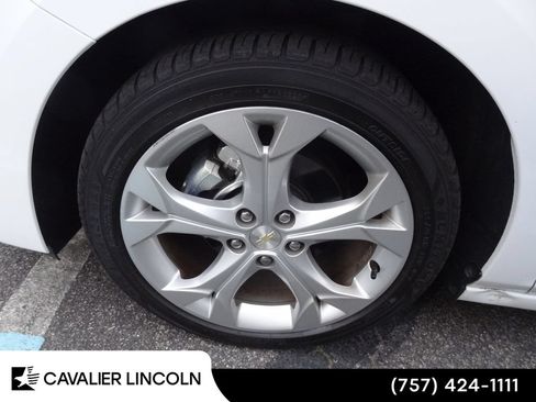 Used 2018 Chevrolet Cruze Premier FWD image 10