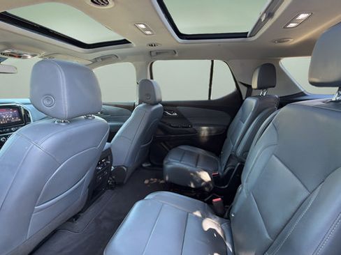 Used 2021 Chevrolet Traverse Premier AWD/4WD image 12