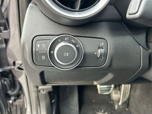 New 2025 Alfa Romeo Giulia AWD w/ Driving Assist Package image 13