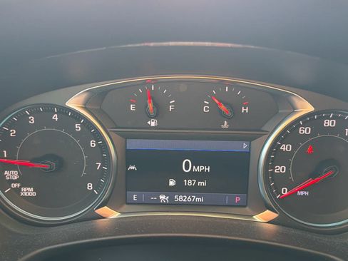 Used 2022 Chevrolet Equinox Premier AWD/4WD image 8