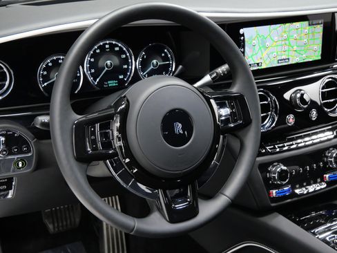 Used 2024 Rolls-Royce Ghost Extended Wheelbase image 15