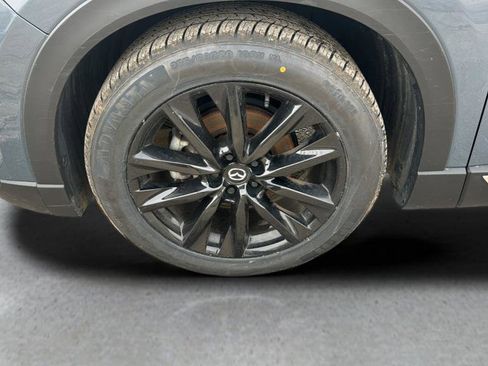 Used 2023 MAZDA CX-9 Carbon Edition image 9