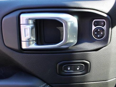 Used 2022 Jeep Gladiator Overland w/ Popular Equipment Package image 13