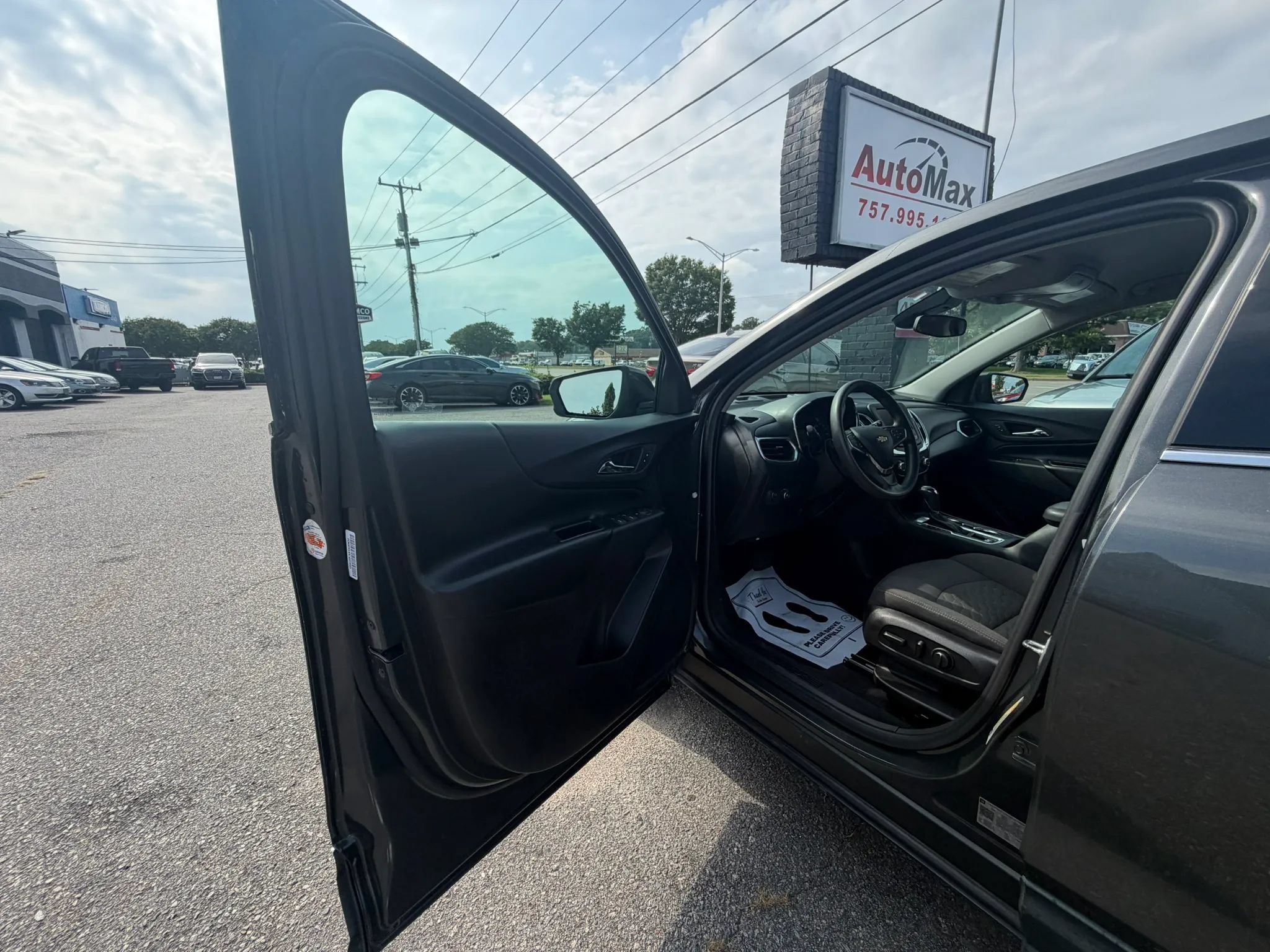 Used 2020 Chevrolet Equinox LT FWD image 4