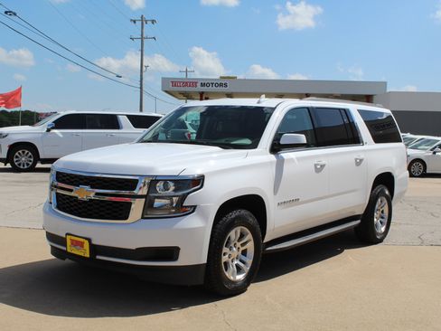 Used 2019 Chevrolet Suburban LT AWD/4WD image 11