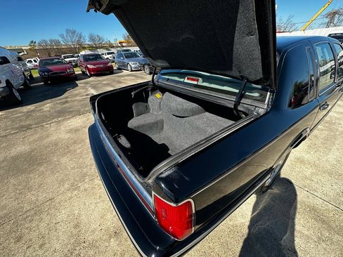 Used 1997 Lincoln Town Car Executive image 45