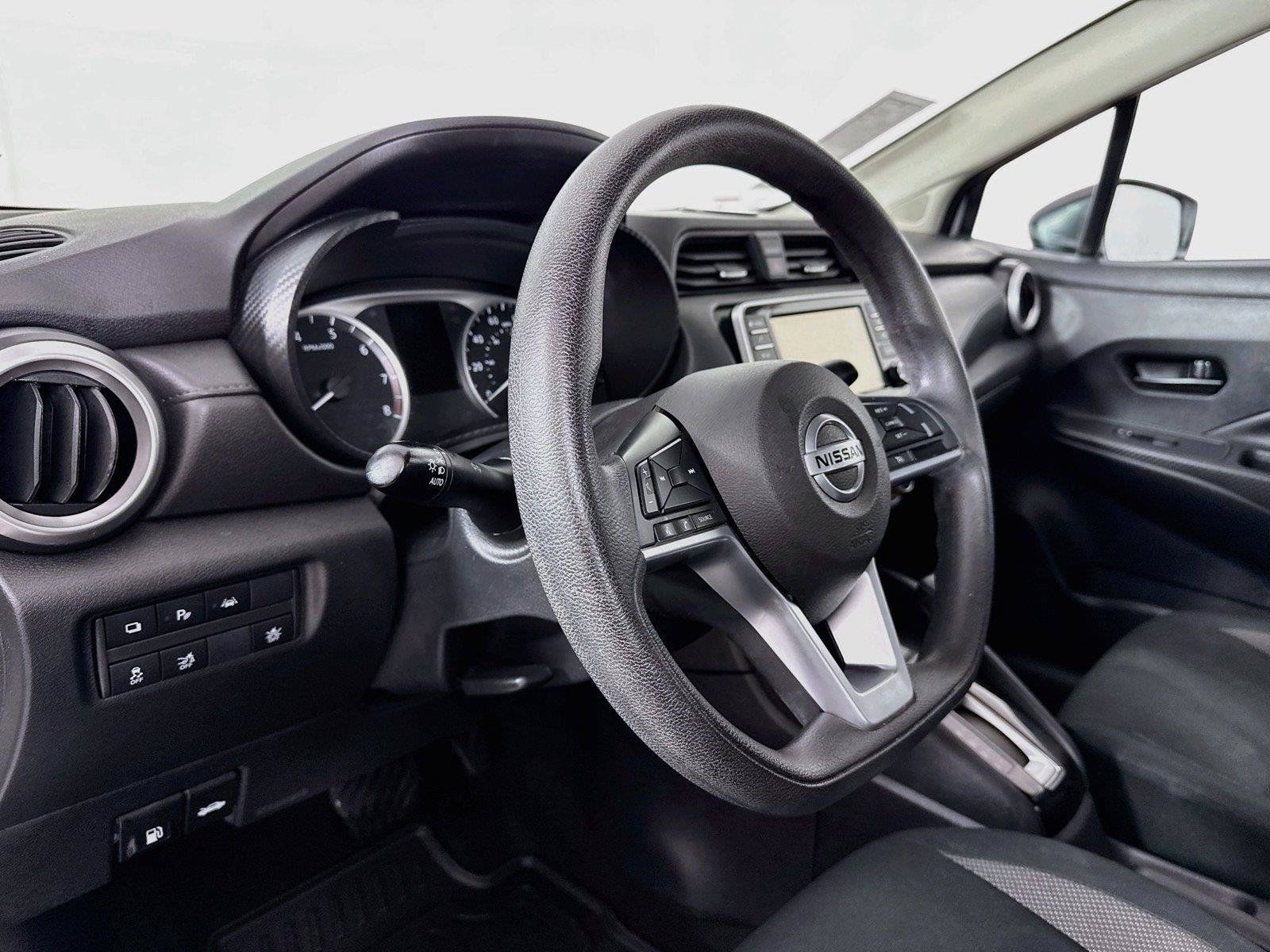 Used 2020 Nissan Versa S FWD image 4