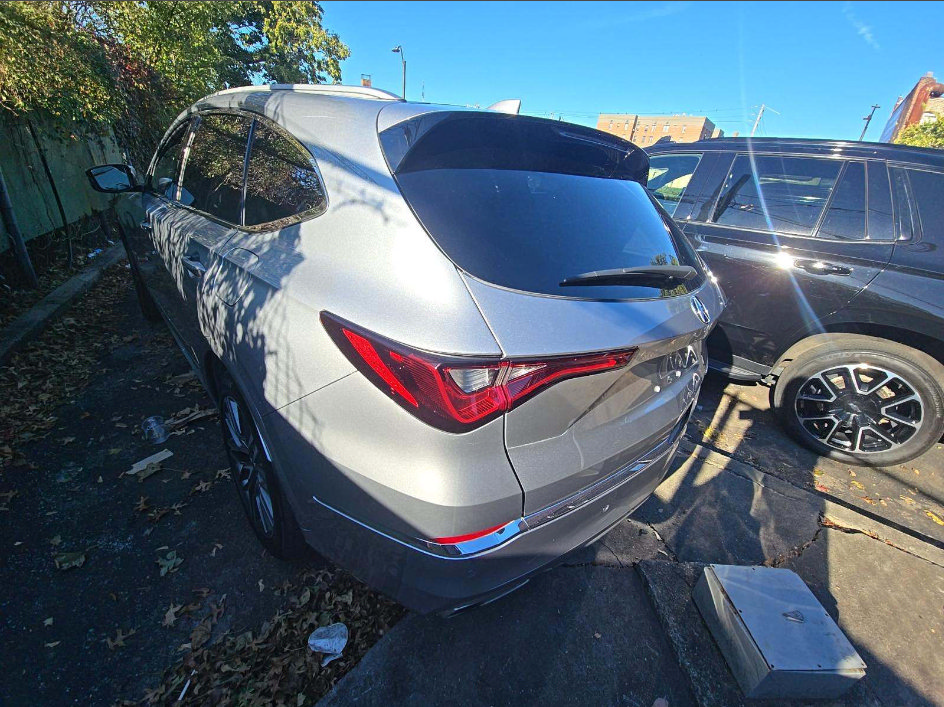 Used 2025 Acura MDX w/ Advance Package AWD/4WD image 3
