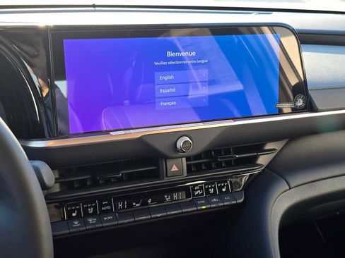 New 2025 Toyota Crown Signia image 25