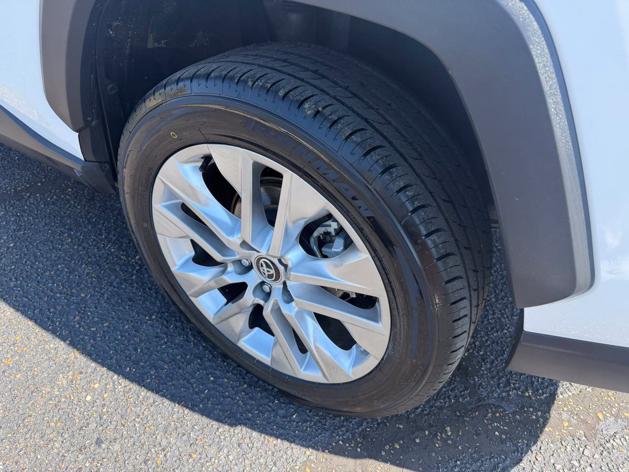 Used 2020 Toyota RAV4 XLE Premium FWD image 23
