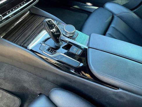 Used 2018 BMW 530e image 16