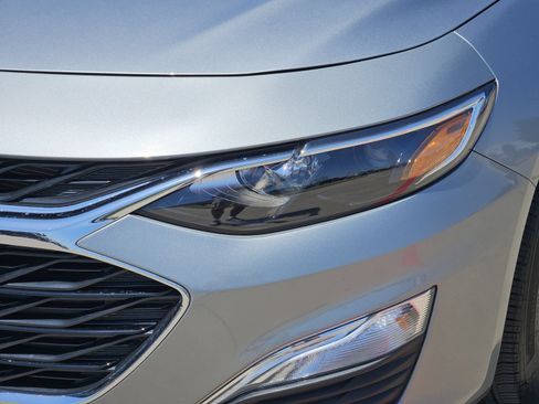 Certified 2025 Chevrolet Malibu RS FWD image 10