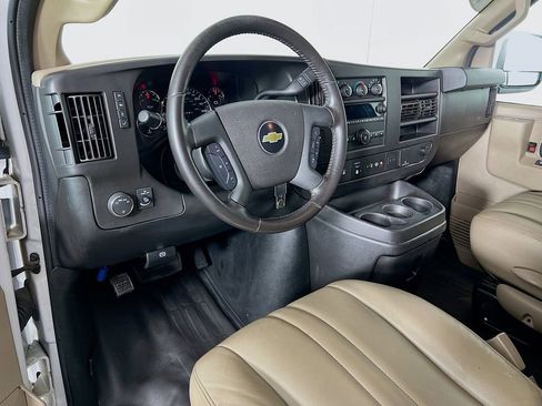Used 2020 Chevrolet Express 3500 w/ Driver Convenience Package RWD image 9