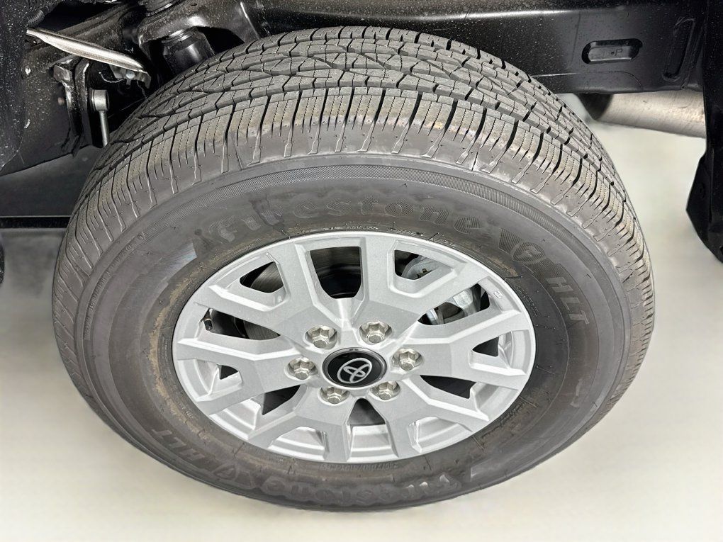 Used 2026 Toyota Tacoma SR5 AWD/4WD image 32