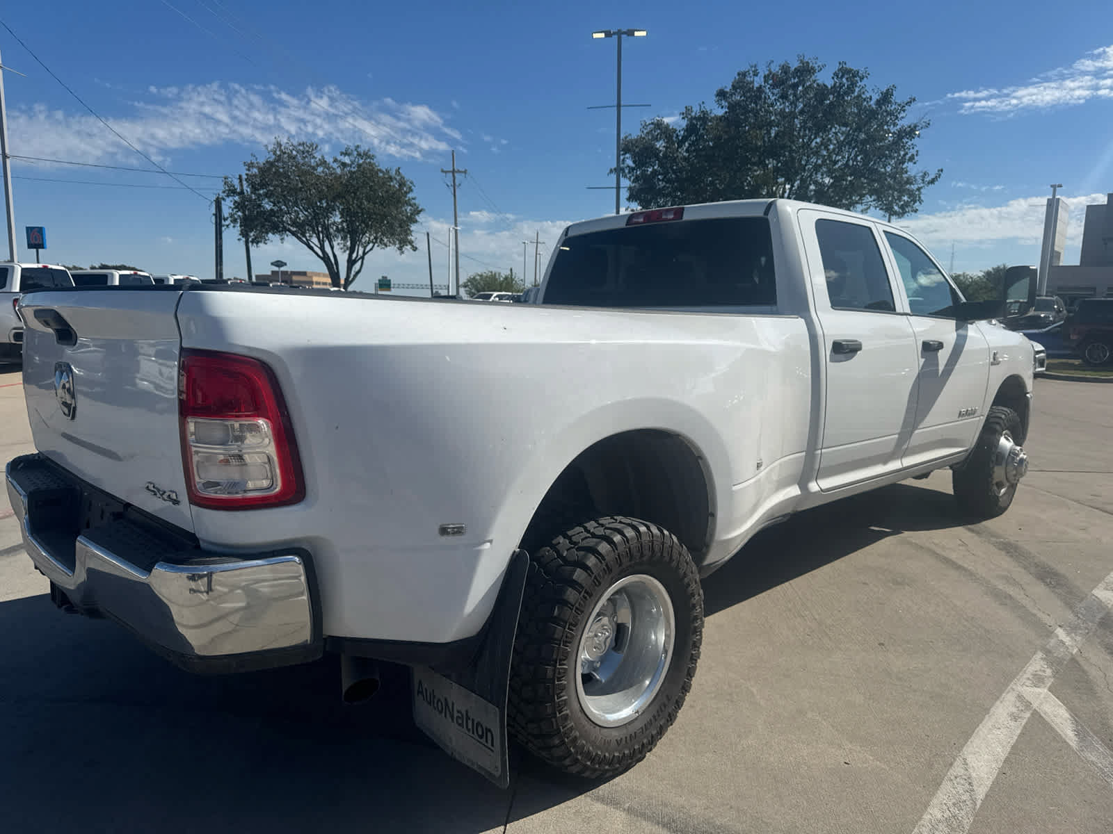 Used 2022 RAM 3500 Tradesman w/ Chrome Appearance Group AWD/4WD image 4