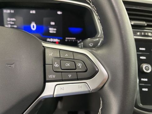 Certified 2023 Volkswagen Tiguan SE w/ Panoramic Sunroof Package image 17