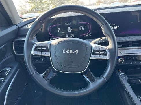 Used 2024 Kia Telluride EX w/ EX Captain's Chair Package image 32