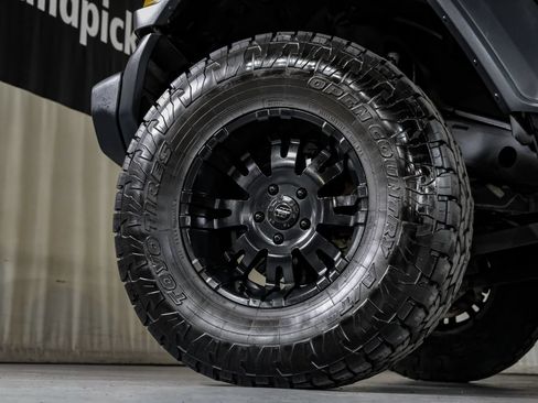 Used 2020 Jeep Wrangler Sport AWD/4WD image 43
