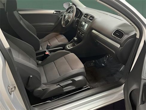Used 2010 Volkswagen Golf 2-Door image 16