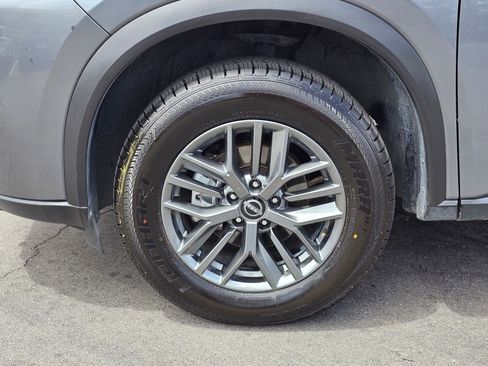 Used 2024 Nissan Rogue S FWD image 9