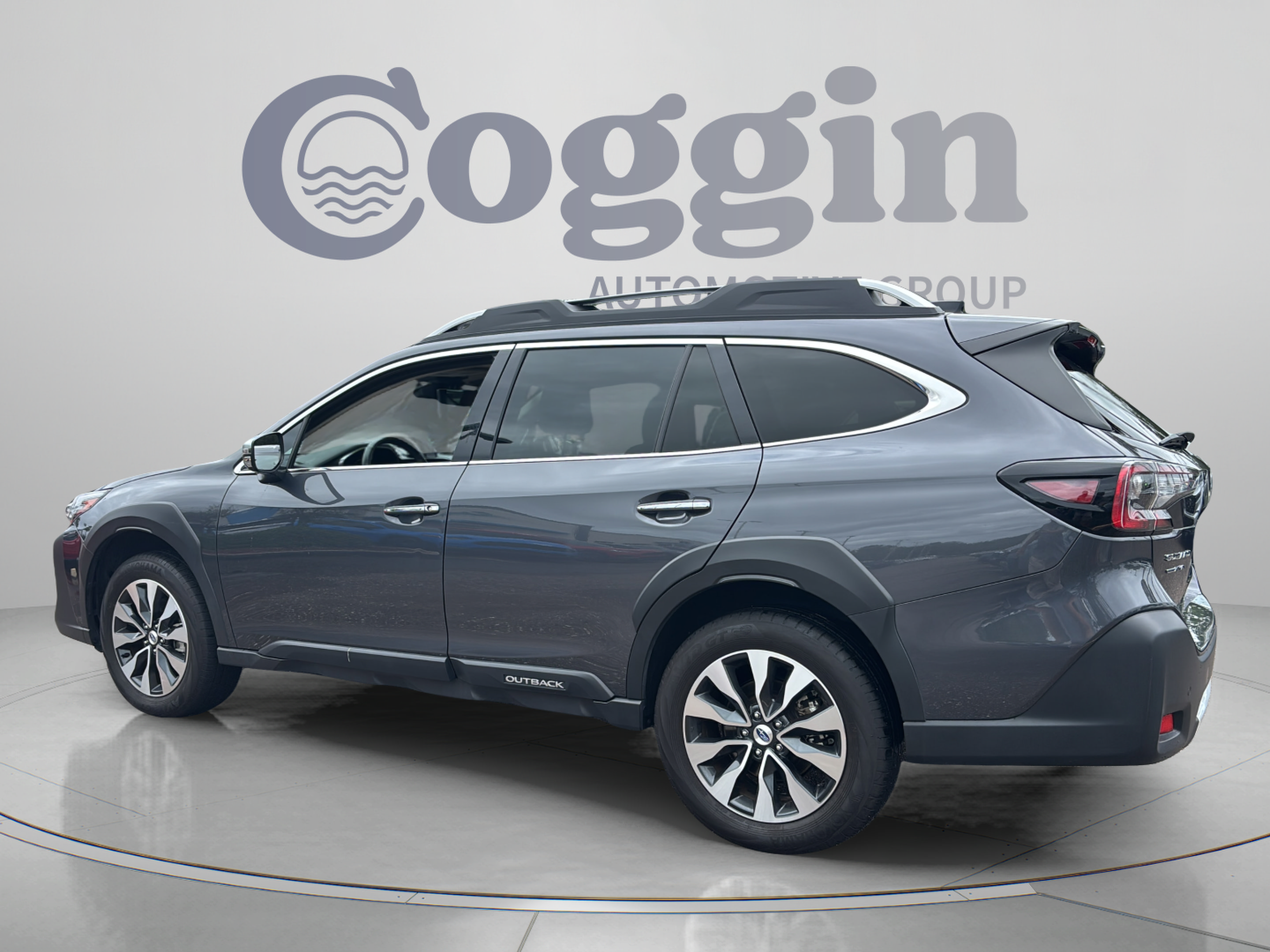 Used 2023 Subaru Outback Touring AWD/4WD image 14