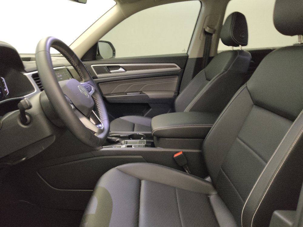 Used 2023 Volkswagen Atlas SE w/ Black Wheel Package FWD image 17
