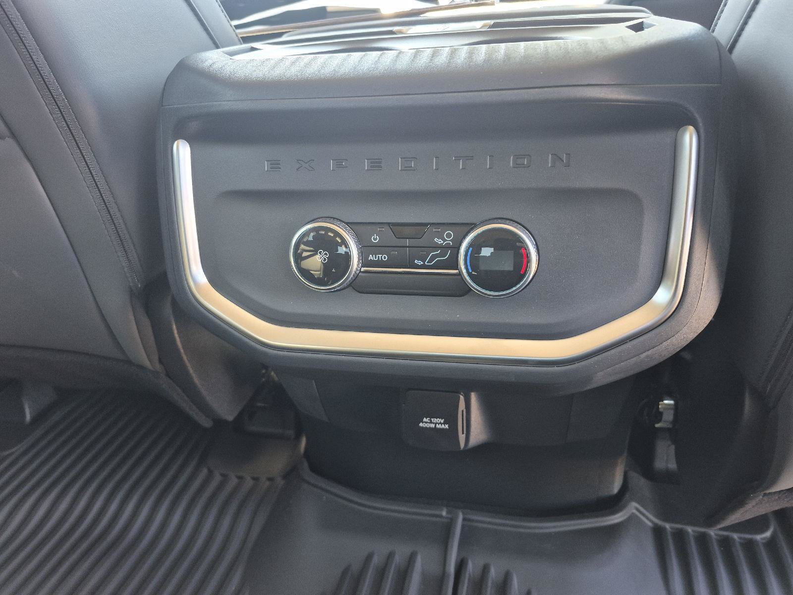 Used 2025 Ford Expedition Active RWD image 15