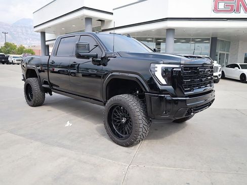 Used 2025 GMC Sierra 3500 AT4 w/ AT4 Premium Plus Package image 8