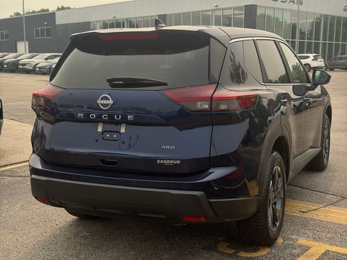 Certified 2026 Nissan Rogue SV AWD/4WD image 5