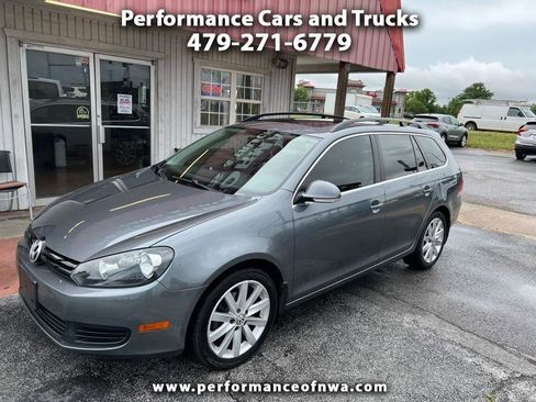 Used 2011 Volkswagen Jetta SE FWD image 1