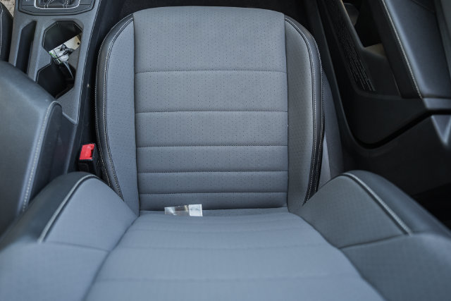 Used 2025 Volkswagen Jetta SE FWD image 35