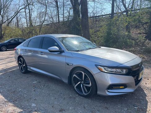 Used 2018 Honda Accord Sport image 8