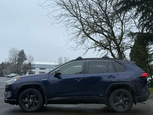 Used 2020 Toyota RAV4 XSE image 2