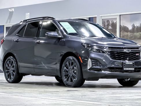 Used 2023 Chevrolet Equinox RS image 6