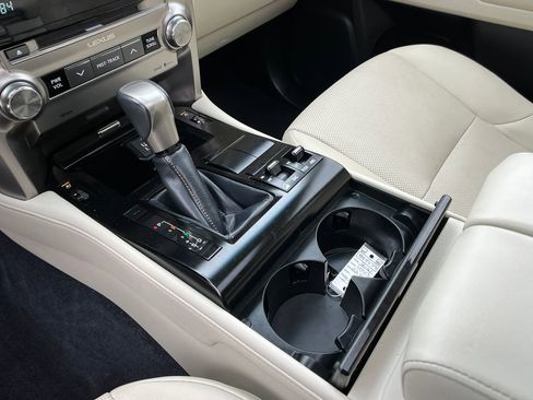 Used 2021 Lexus GX 460 w/ Accessory Package image 19