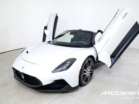 Used 2023 Maserati MC20 Spyder image 6
