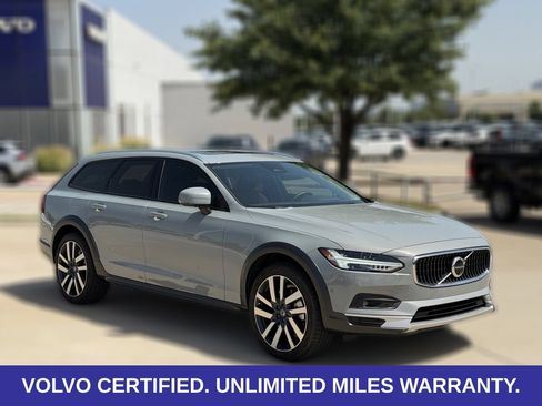 Certified 2025 Volvo V90 B6 Cross Country Ultra AWD/4WD image 6