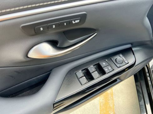 Certified 2023 Lexus ES 350 w/ Premium Package image 11
