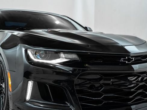 Used 2018 Chevrolet Camaro ZL1 RWD image 14